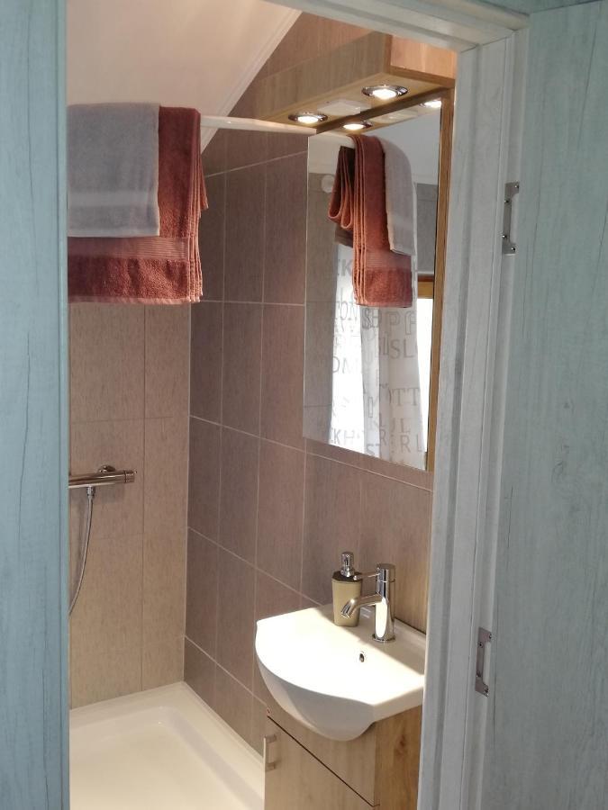 D&D Studio Apartment 수보티차 외부 사진